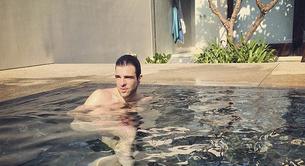 Zachary Quinto desnudo en la piscina