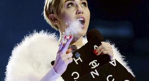 Escucha a Miley Cyrus versionando 'Lucy In The Sky With Diamonds' de The Beatles