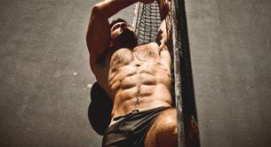 Modelo desnudo, sin depilar y desconocido en 'Cool Summer'