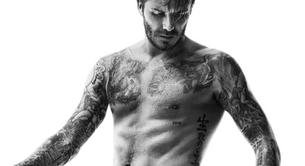 David Beckham marcando paquete para H&M en sus nuevas fotos