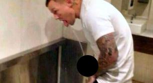El jugador de rugby Todd Carney, despedido tras ser pillado meando en su boca
