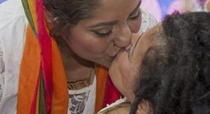 Una pareja de lesbianas iraníes se casa en Estocolmo