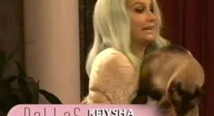 Kesha, enamorada de su gato en el nuevo vídeo de Haim, 'My Song 5'