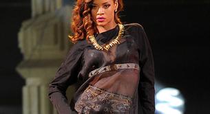 Rihanna se rasca la entrepierna y sube la foto a Twitter