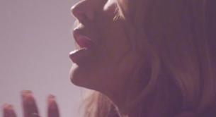 Anastacia estrena vídeo para 'Staring At The Sun'