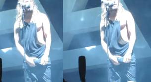 Jared Leto se agarra el paquete a dos manos en directo