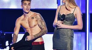 Justin Bieber desnudo al ritmo de los abucheos de 'Fashion Rocks'