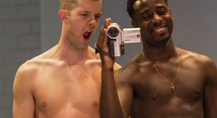 La televisión tiene más personajes gays, pero la mayoría son blancos