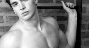 Steve Grand, el cantante gay country, estrena su nuevo single 'Time'