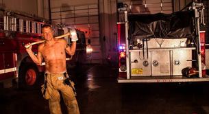 Calendario de bomberos sin camiseta en Alaska