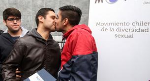 Chile aprueba la unión civil entre homosexuales