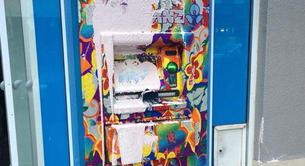 Activistas gays destrozan cajeros automáticos "gays"