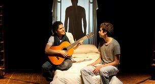Especial "Sin Valentín" de la obra de teatro gay 'Luz Frágil'
