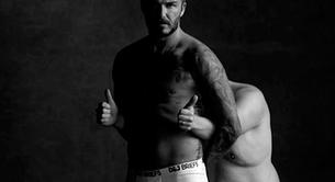 David Beckham desnudo con James Corden en la parodia de su anuncio de ropa interior