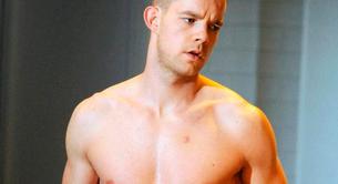 Russell Tovey pide perdón por sus comentarios sobre la pluma