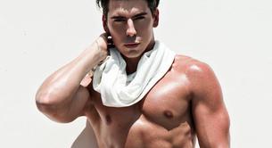 El cantante Nic Billington desnudo