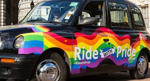 Londres pinta a sus taxis con los colores del Orgullo LGBT