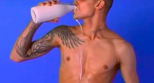 El homoerótico vídeo de 'Milk-Choc' de Kazaky