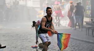 El brutal ataque de la policía durante la manifestación del Orgullo Gay en Estambul