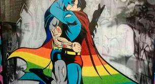 La relación gay de Batman y Superman en West Hollywood
