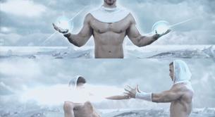 Hombres desnudos jugando con hielo en 'License To Chill' de Andrew Christian