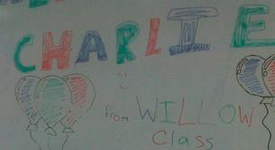 Así reciben unos niños a un compañero de clase transexual