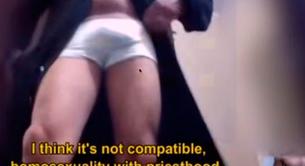 'Amores Santos', el documental con curas gays practicando cibersexo