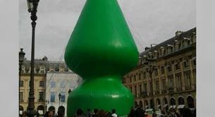 El árbol de Navidad con forma de pene gigante