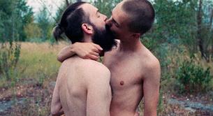 Hombres desnudos para la colección de ropa invisible de Arkadius