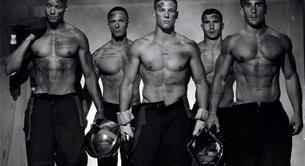 Bomberos desnudos de Francia en un calendario benéfico