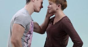 El viral de lesbianas besando a hombres y gays besando a mujeres