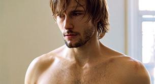 Lars Stephan desnudo integral: autorretratos de un modelo, fotógrafo y viajero