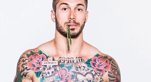 Alex Minsky desnudo presume de nuevo tatuaje en el culo