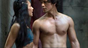 Bob Morley desnudo: Bellamy en 'The 100' revoluciona la Tierra