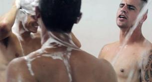 Tomás Farina desnudo integral con más futbolistas desnudos en vestuarios