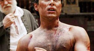 El actor Trystan Gravelle, desnudo en 'The Aliens'