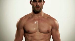 Tyler Hoechlin desnudo, el nuevo Superman de la tele