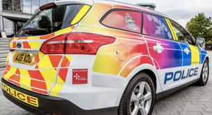 Llega el coche patrulla gay a Reino Unido
