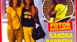 Pillan a Sandra Barneda y Nagore Robles besándose