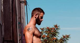 El paleontólogo Francesc Gascó desnudo en DNA Magazine