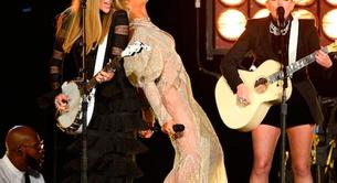 Beyoncé canta con Dixie Chicks en los Country Music Awards 2016
