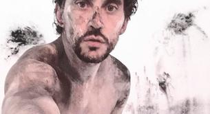 La última foto de Paco León desnudo y manchado