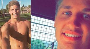 El jugador de rugby Domingo Miotti desnudo y erecto