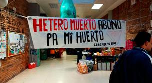 Polémica por una pancarta "heterofóbica" en la Universidad Complutense de Madrid