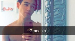 El actor Ryan Potter desnudo y erecto