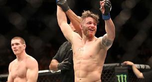 Emil Meek desnudo, el luchador MMA con aspecto de vikingo