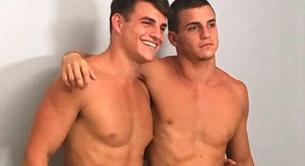 Antônio y Manoel, los gemelos brasileños de GHVIP, desnudos y empalmados en el jacuzzi