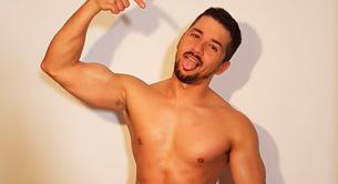 Álex Forriols desnudo en Shangay