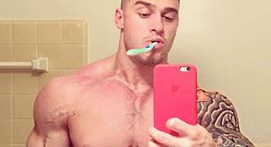 Pillado desnudo en la webcam el culturista Lewis Harrison