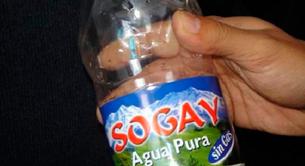 Una política dice que beber agua nos vuelve gays